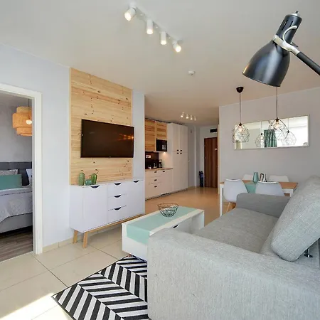 Eleganckie Sun Seasons 24 Blisko Plazy Z Parkingiem By Renters Apartment *